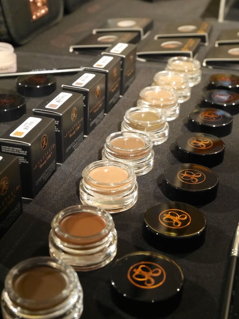 Anastasia Beverly Hills Tove castor